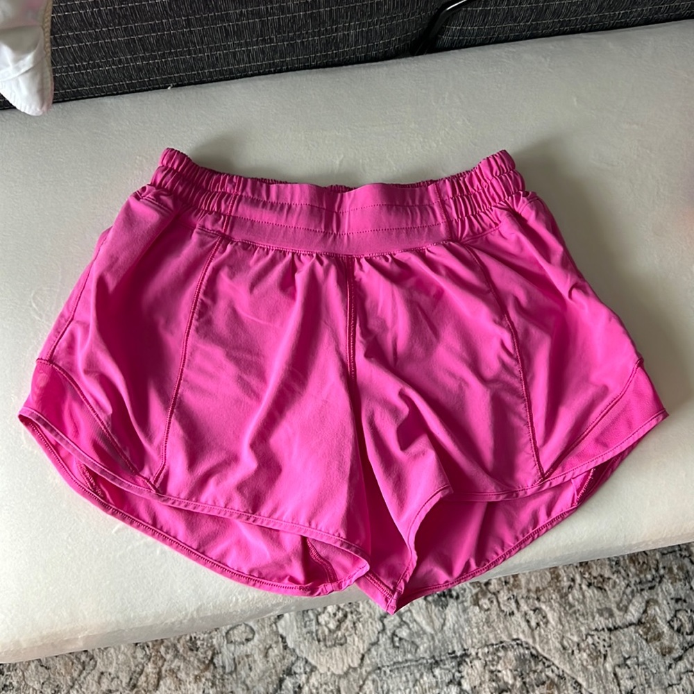 Lululemon hotty hot shorts size 4 in pink